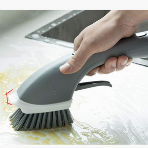 Water Spray Cleaning Brush - MekMart